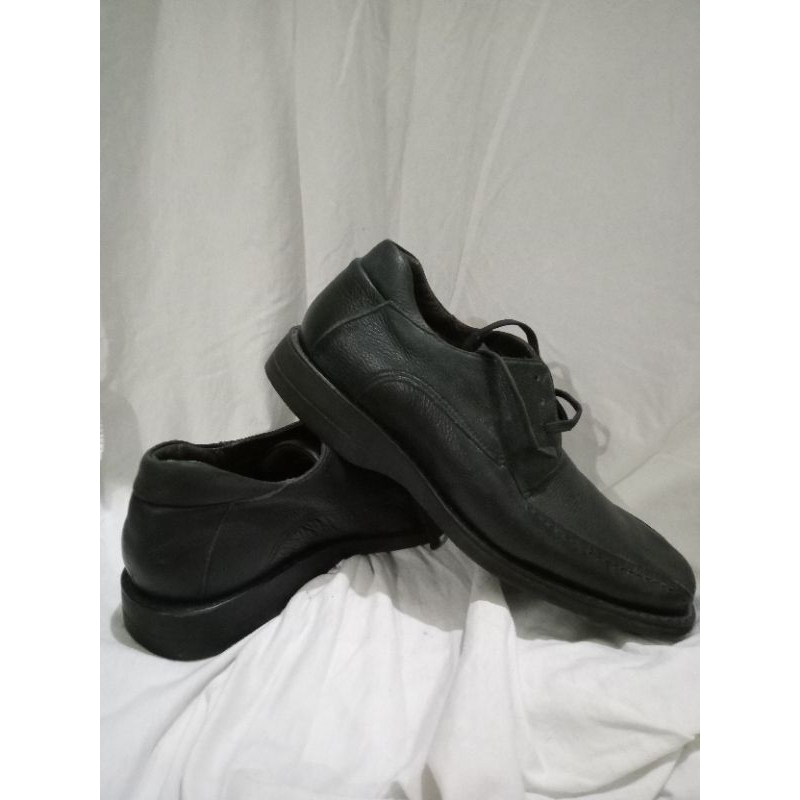 Sepatu Democrata original