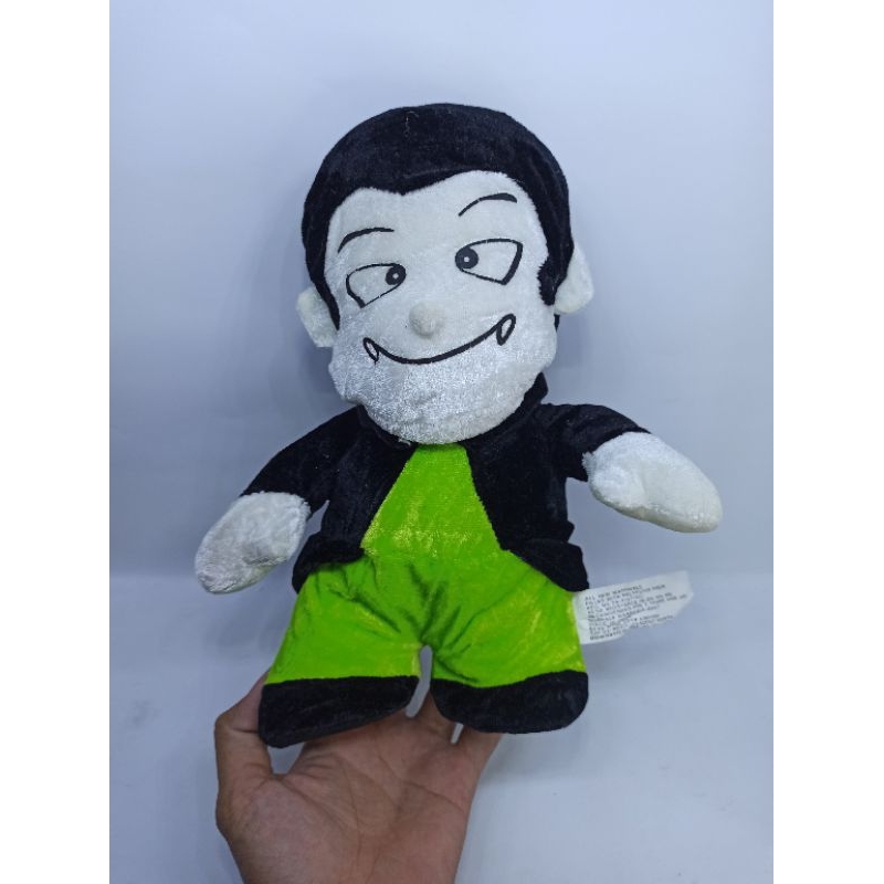 boneka the Addams family zombie vampire