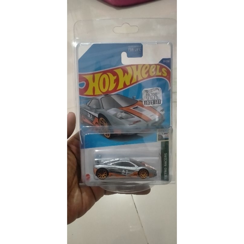 Hot Wheels Factory Sealed 2022  Mclaren F1 GTR Free Protektor Procase