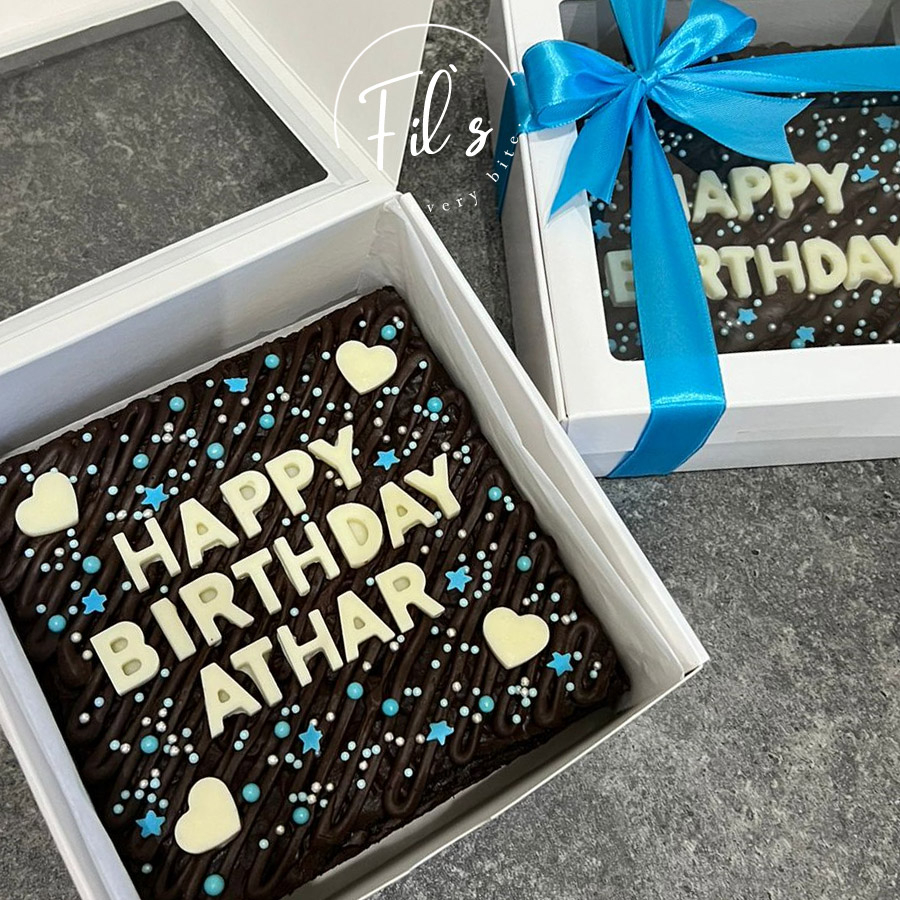 

Hampers Brownies / Brownies Huruf / Brownies Letter / Kue Ulang Tahun