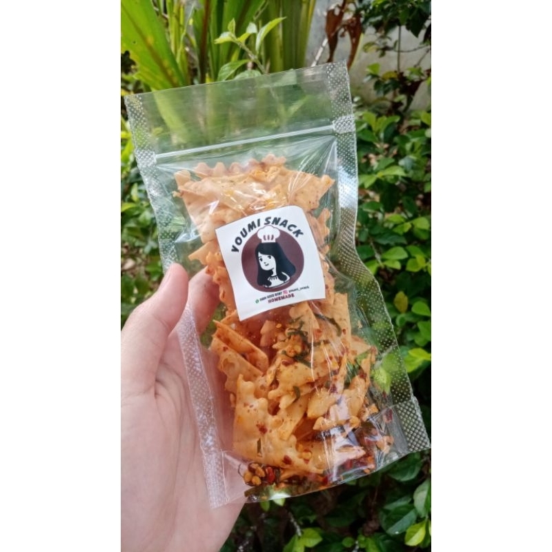 

keripik pangsit daun jeruk sambal bojot gurih pedas!!