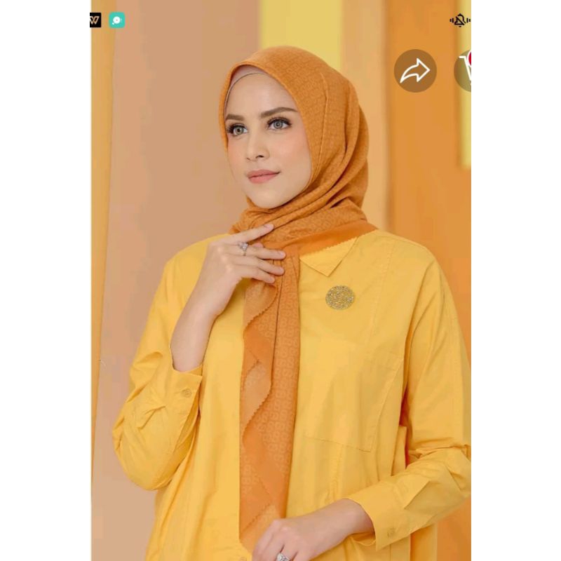 New Monogram Tapis Square Voal Buttonscarves Orange Pepper dan Vanilla