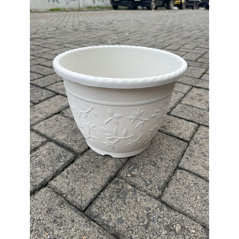 Pot Bunga Bulat GM 830 Putih Motif Ukiran