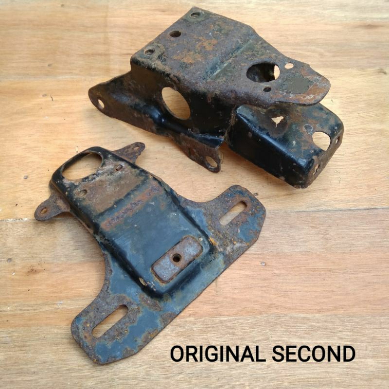 Breket Pangkon Dudukan Spakbor Slebor Lampu Stop Lamp Honda C700 C800 Supercub Original Second