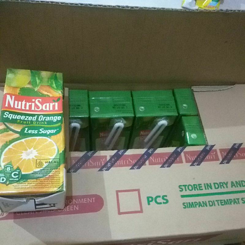 

NUTRISARI RTD SQUEEZED ORANGE 200ML minuman jeruk peras vit c