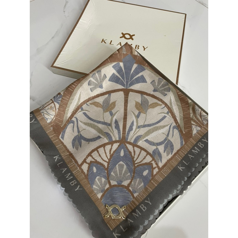 New Asha Scarf Wearing Klamby