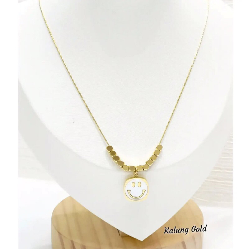 KALUNG WANITA LIONTIN SMILE TITANIUM GOLD ANTI KARAT ANTI ALERGI / WOMEN NECKLACE IMPORT