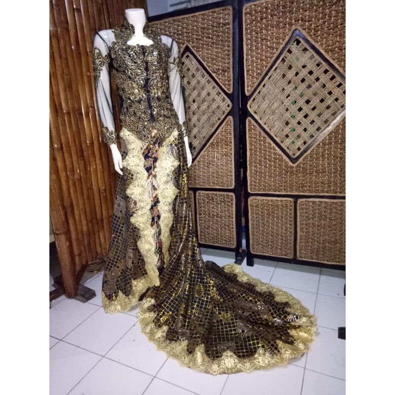 kebaya hitam ekor jarik prodi second prelove