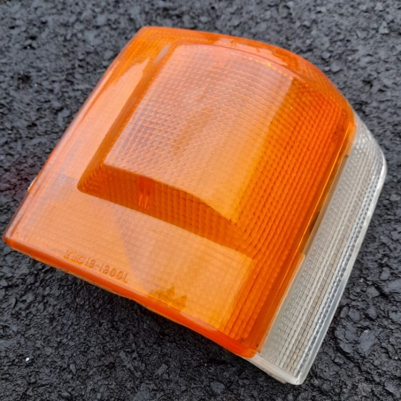 Lampu sen kijang super  merk TYC