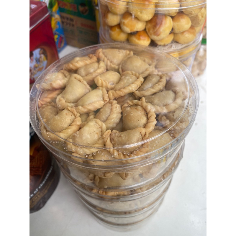 

pastel mini isi abon 1 toples 300gr