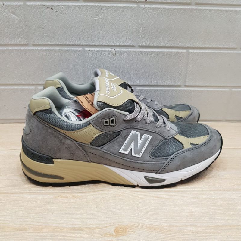 Sepatu NB 991 Grey