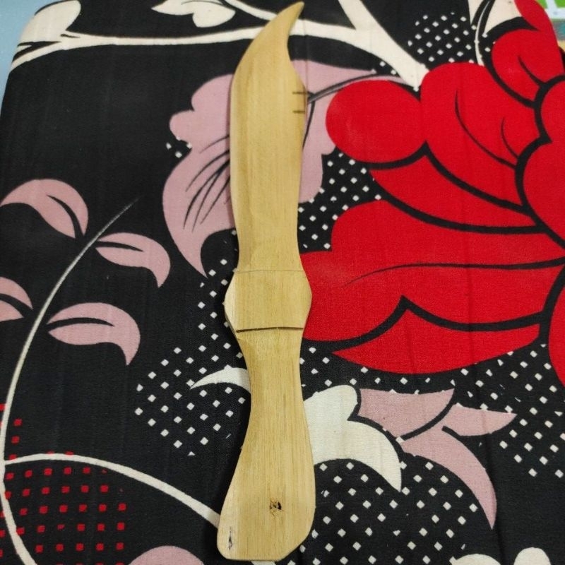 Belati Kayu Kripen Alat Peraga untuk latihan beladiri