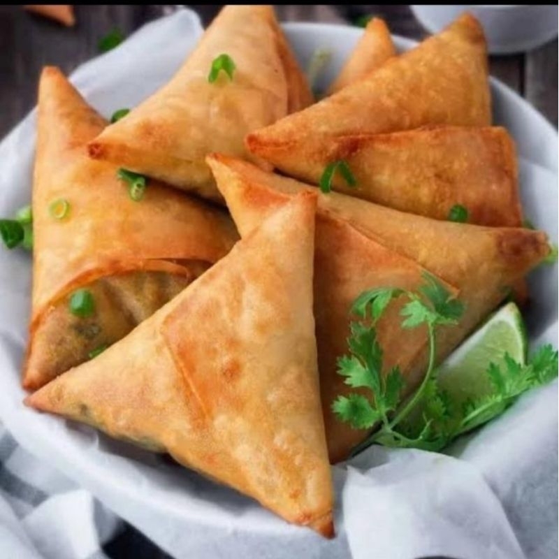 

Samosa Curry Potato Kentang Kari isi 10