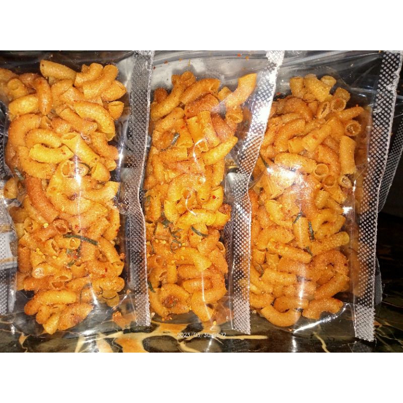 

makaroni daun jeruk renyah