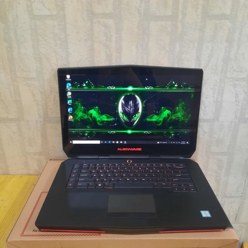 Laptop Dell Alienware 15 R2 Cor i7-6700HQ Ram 16Gb/SSD 256Gb + 1TB GTX970M 4Gb Touch Mousepad nyala Keyboard RGB