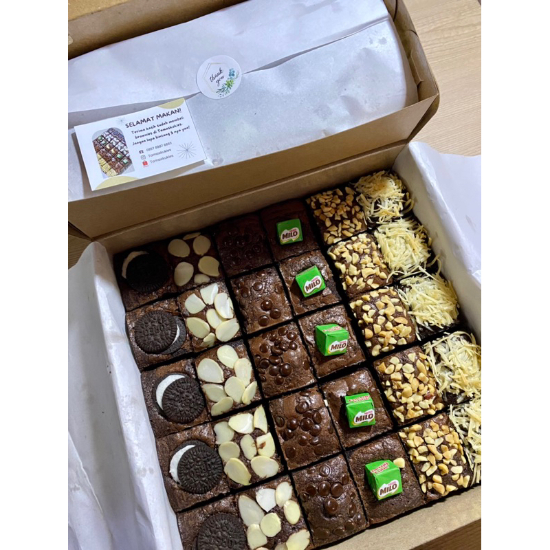 

Fudgy Brownies Hampers Lebaran