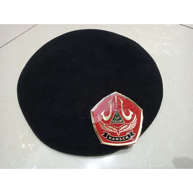 BARET BANSER PLUS EMBLEM