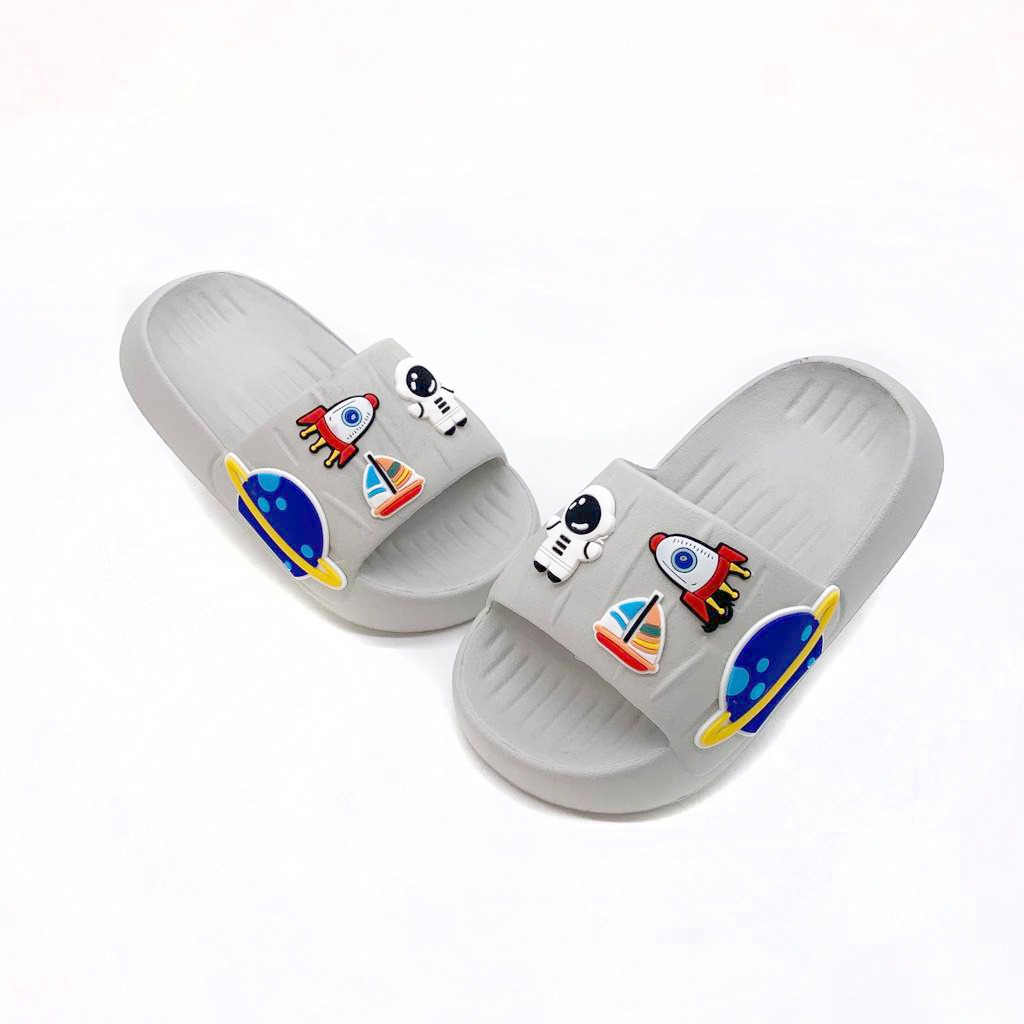 Sandal Anak Laki-Laki Sandal Selop Bahan Karet Anti Licin Simple Terbaru