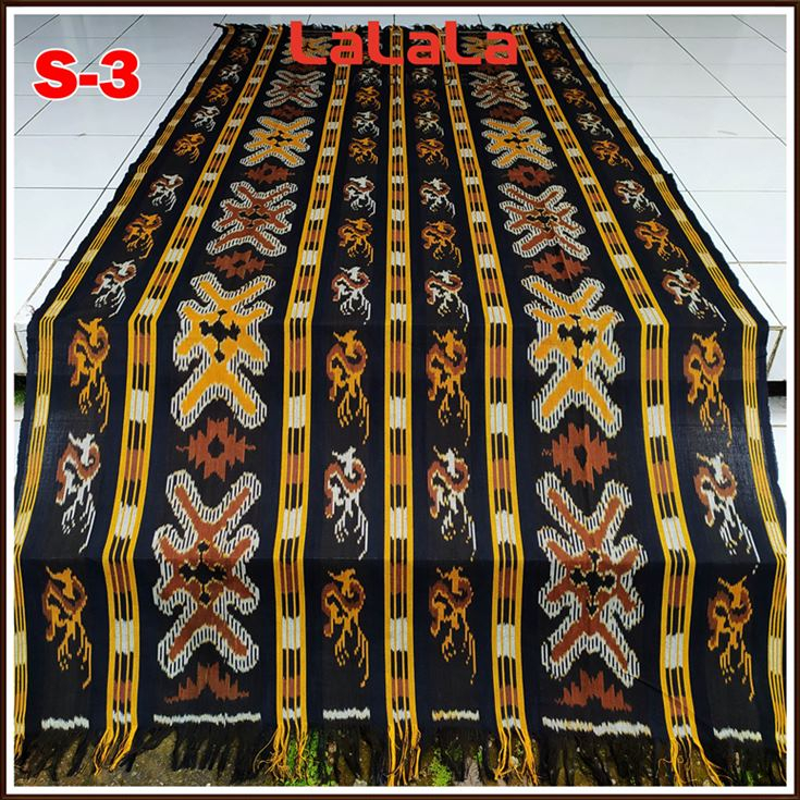 Kain Tenun Ikat Blanket Etnik Dayak Toraja Lombok Sumba Flores Troso Jepara Bali NTT Indonesia