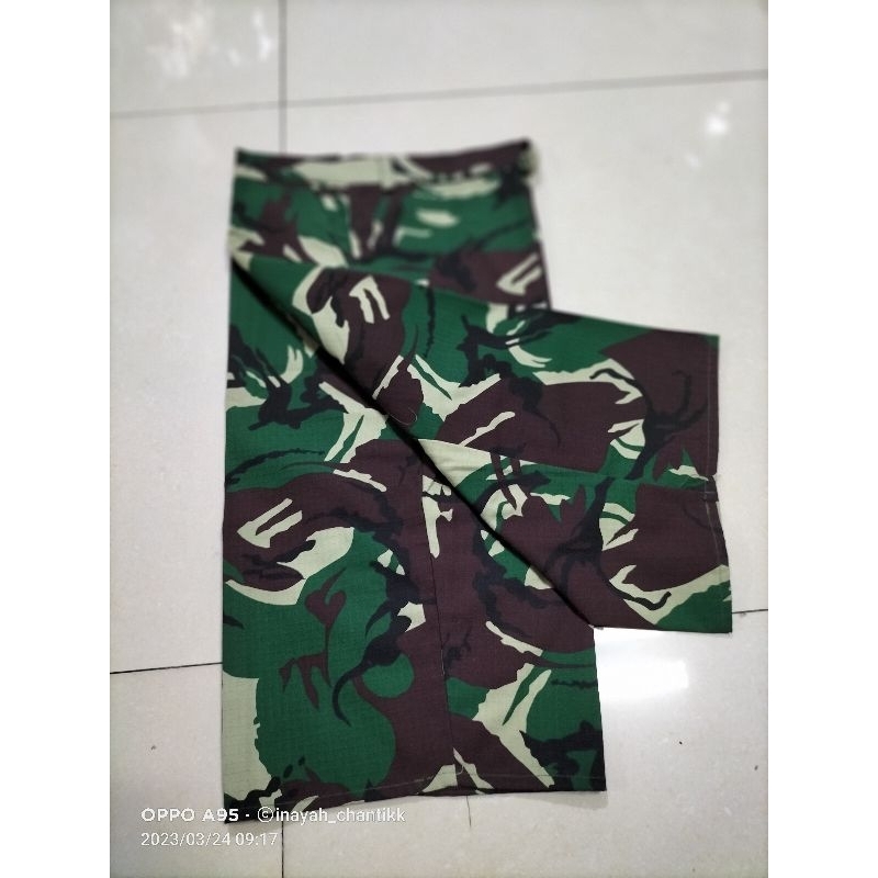 CELANA PENDEK 7/8 LORENG TNI