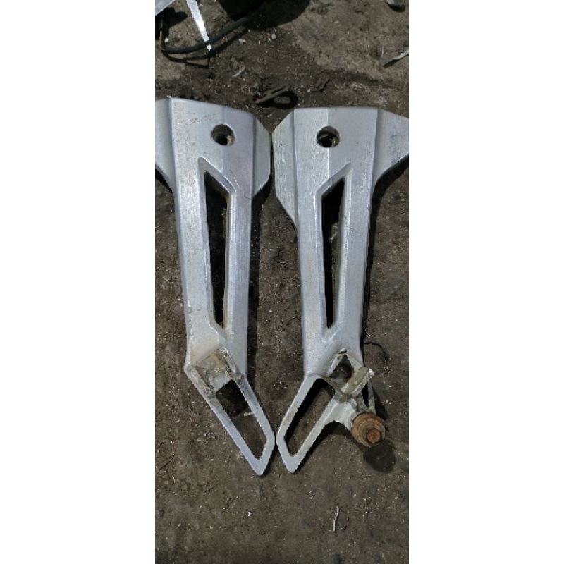 postep belakang /pijakan kaki belakang Honda kirana