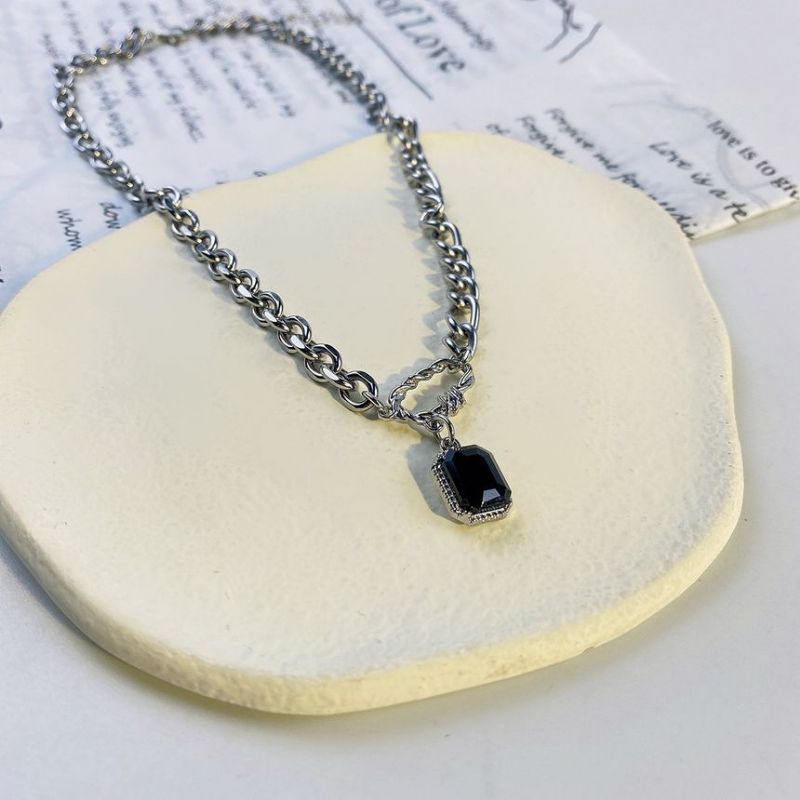 Kalung Multilayer Rantai Silver Liontin Hati Love Mosaik Kristal Hitam Anti Karat Untuk Wanita dan Pria Aksesoris Perhiasan