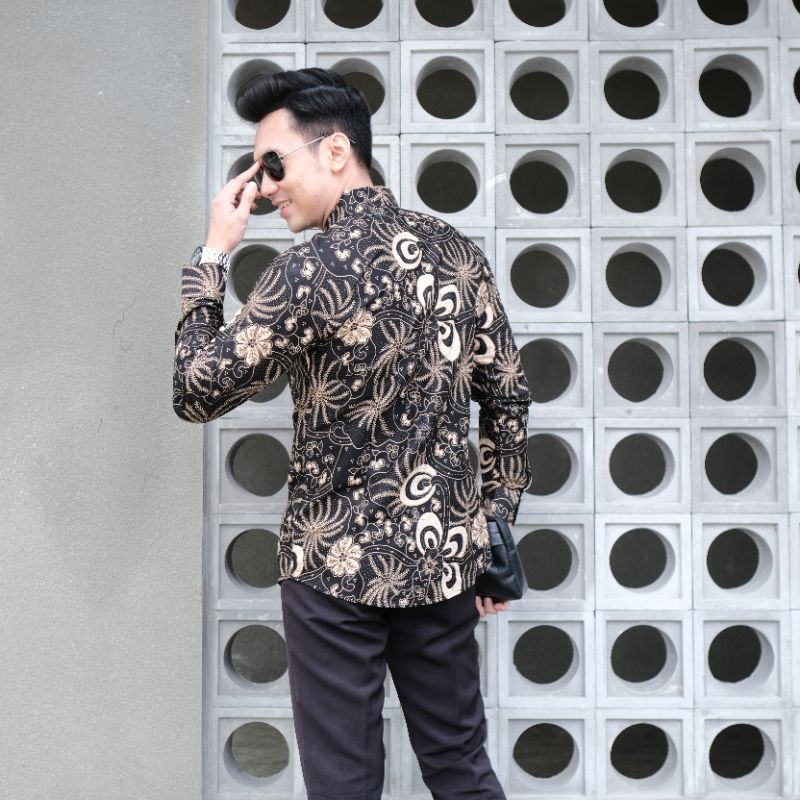 Baju Batik Cowok Laki Laki Terbaru Premium Lengan panjang hitam kombinasi brand resmi kertojoyo baju batik pria exklusif terbaru