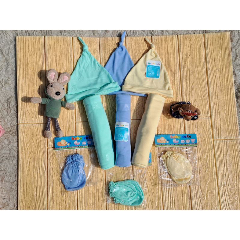 Paket set swaddle polos(selimut/ alas stroller/ alas tidur bayi/ bedong) topi sarung tangan SNI promo 9.9