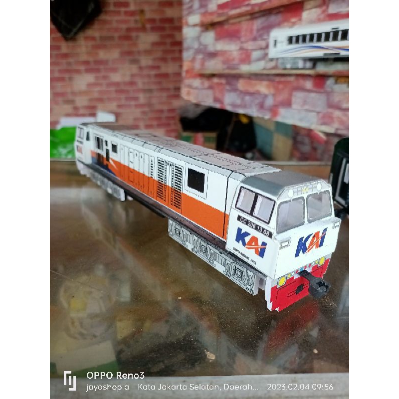 miniatur kereta api indonesia