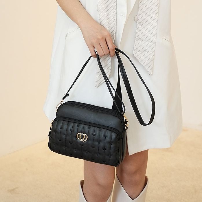 TAS SELEMPANG WANITA IMPORT REMAJA KEKINIAN KOREA KULIT HITAM SLING BAG SHOULDER CEWEK BRANDED BATAM MURAH FASHION TERBARU TA781B5 LESTER BAHU ORI