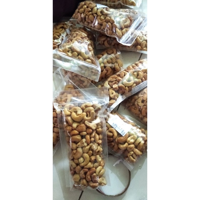 

Kacang Mede