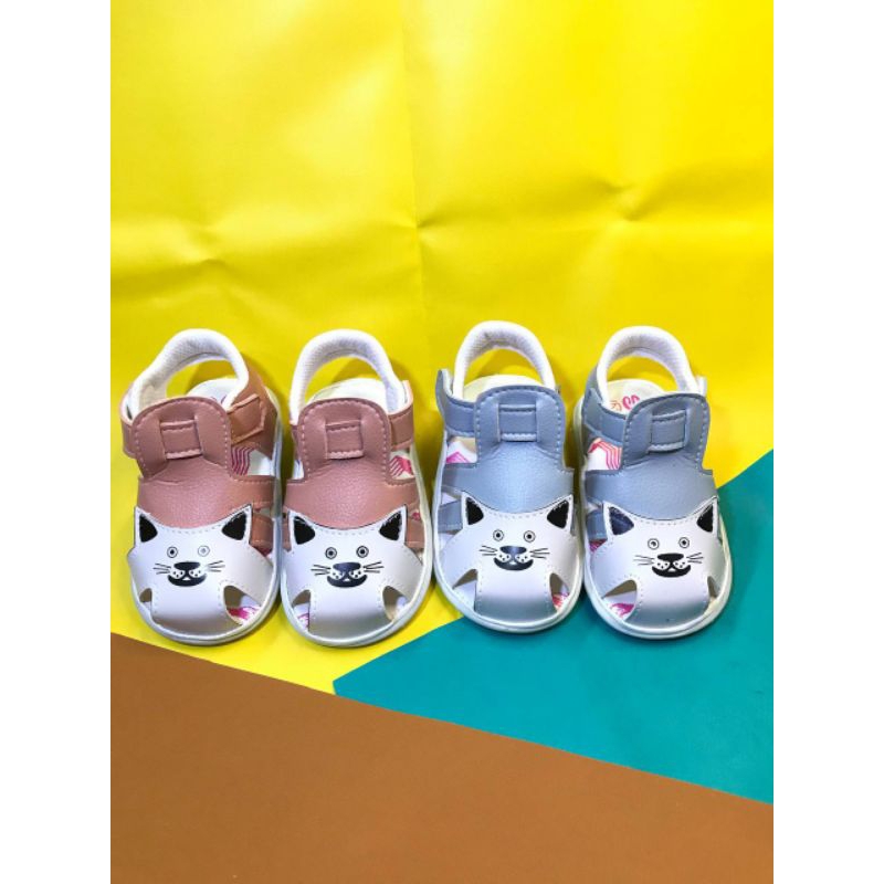 sandal anak laki laki perempuan bunyi citcit kucing