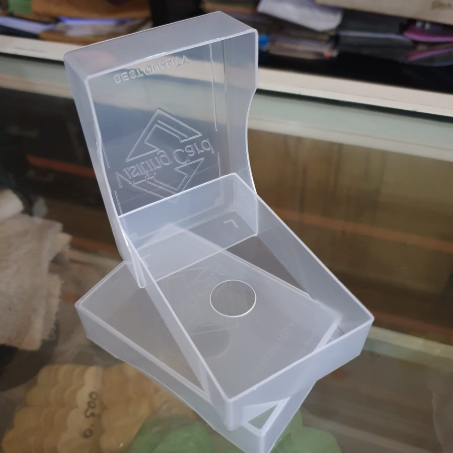 

Kotak kartu nama plastik bening