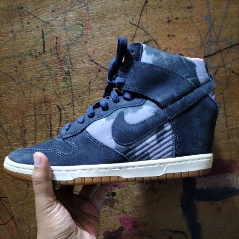 sepatu wadges centang biru navy.