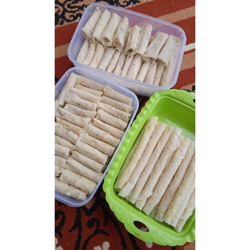 

piscok lumerr dan cheese roll