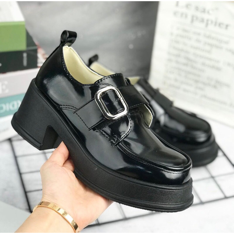 Pantofel W6 import realpict