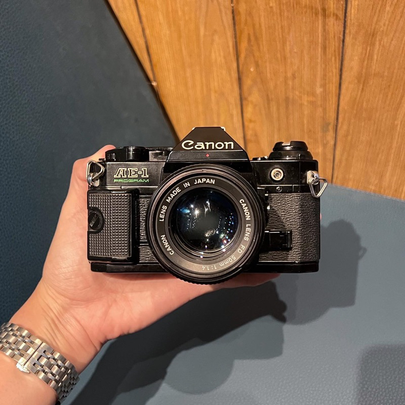 Canon AE-1 Program & lensa Canon New FD 50mm f1.4 TERLARIS kamera analog