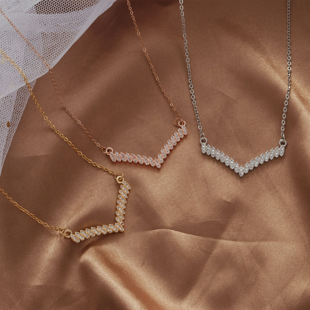 kalung titanium wanita anti karat V berlian kalung Emas 18k Berlian Perhiasan Titanium Asli