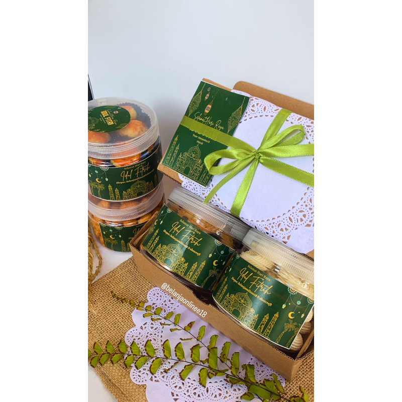 

HAMPERS KUE KERING ISI 3/KUE KERING LEBARAN