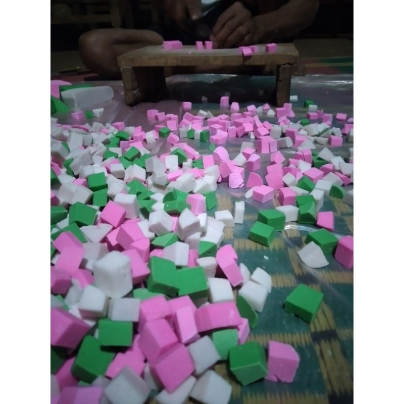 

PACAR CINA BAHAN BUAT KOLAK KEMASAN 1kg