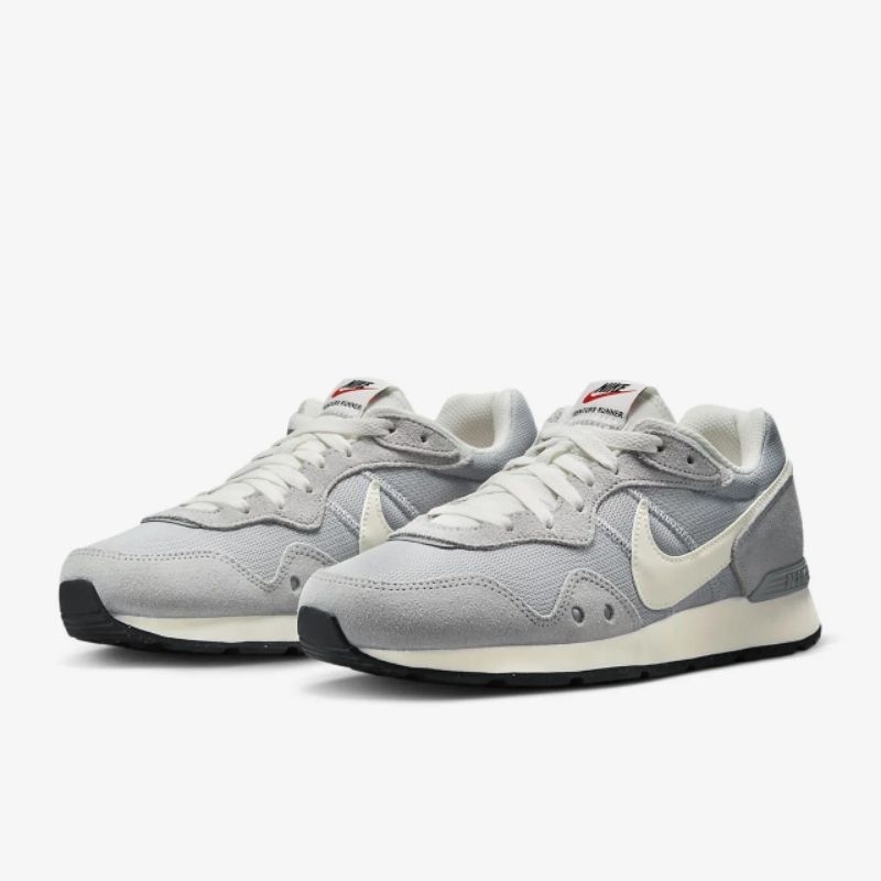 Sepatu Sneakers wanita Nike Venture Runner Wolf Grey Original