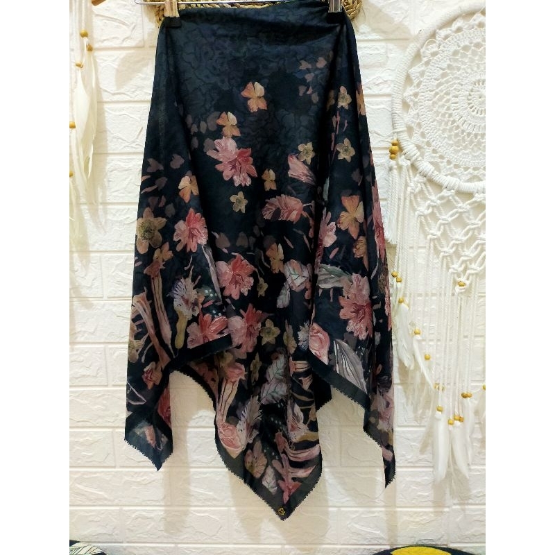 PL Daisy series black buttonscarves for blibli