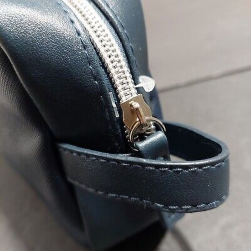 TAS MAN KULIT HAKCET LONDON BLUE NAVY