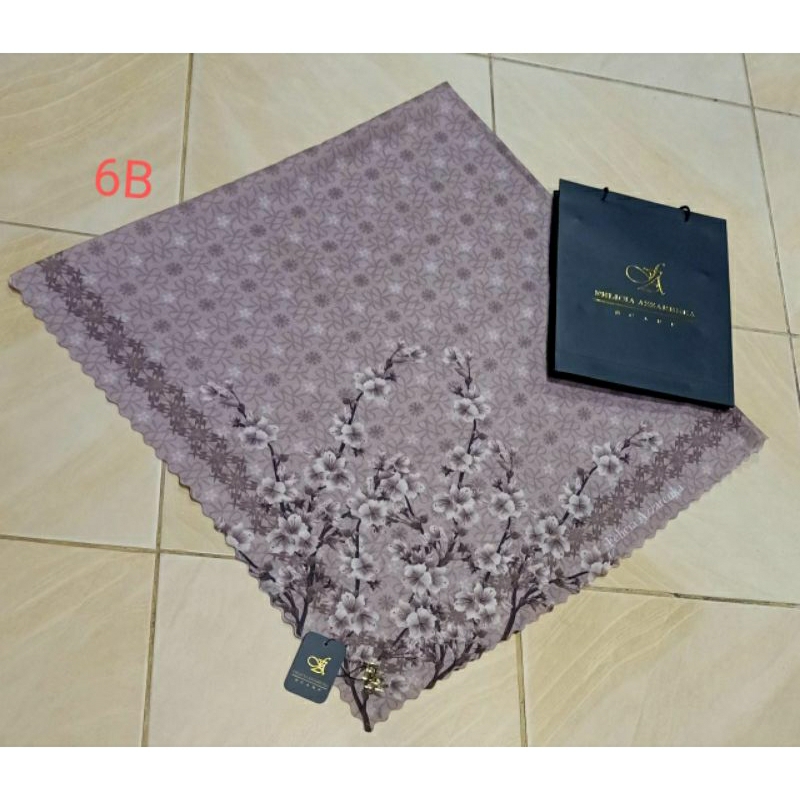 Felicia azzarenka scraves