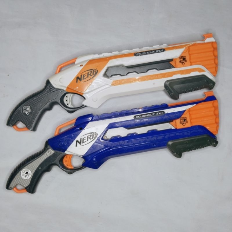 Tembakan NERF ROUGHCUT 2X4