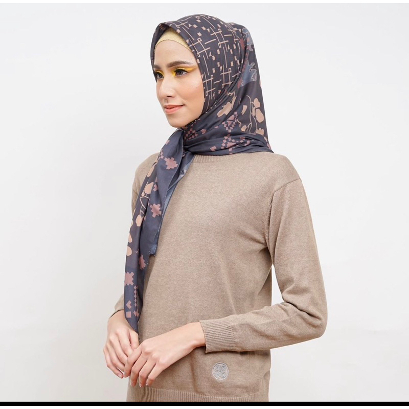 Restu Anggraini Semanggi scarf Prelove