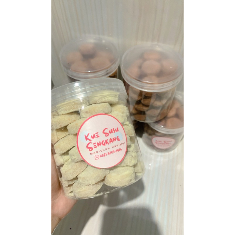 

Kue Susu Sengkang