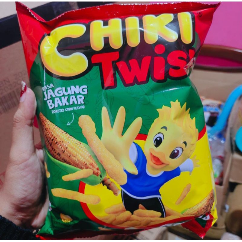 chiki twist besar rasa jagung bakar 75 gram 1bks