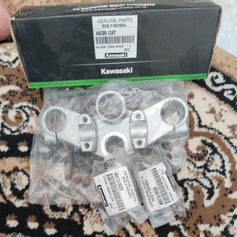 segitiga atas kawasaki ninja R lama 44039-1267