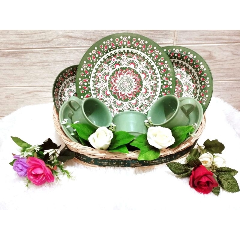 

Hampers Lebaran Keramik Hijau 1